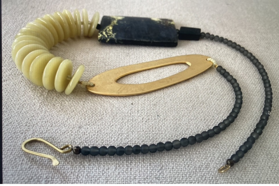 Necklace made of yellow turquoise, lemon jade